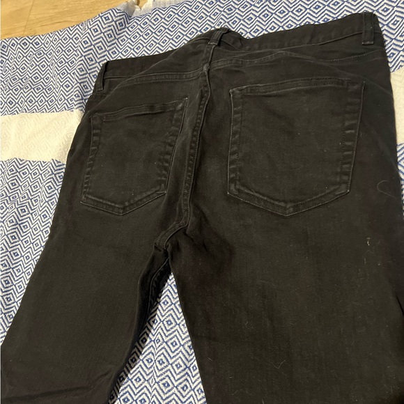 H&M SKINNY FIT BLACK DENIM JEANS - Picture 4 of 5